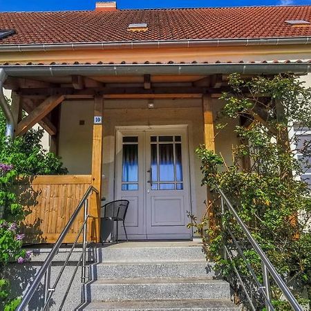 Apartment In Herrenhaus Gross Pinnow Exterior foto