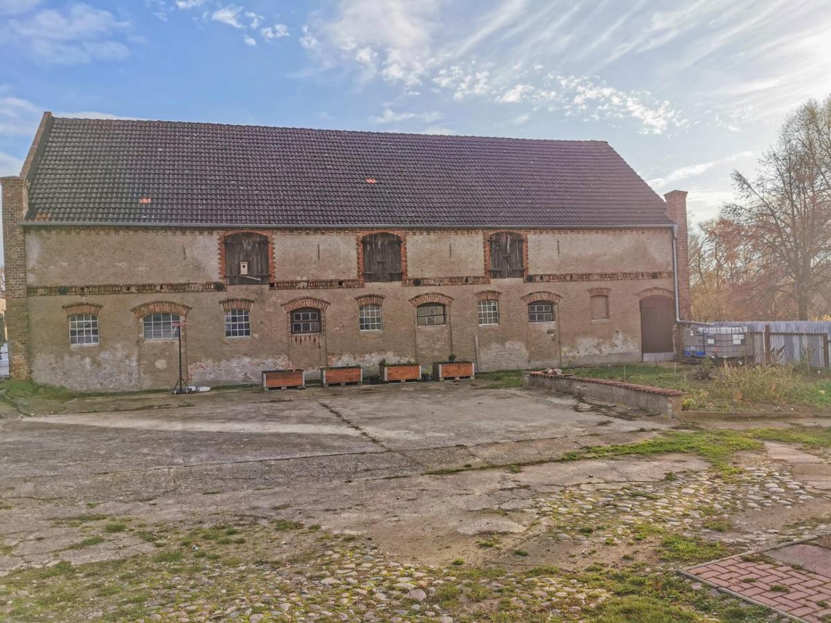 Apartment In Herrenhaus Gross Pinnow Exterior foto