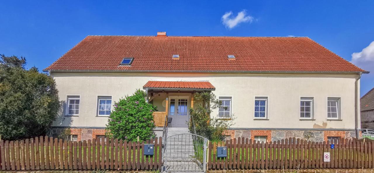 Apartment In Herrenhaus Gross Pinnow Exterior foto